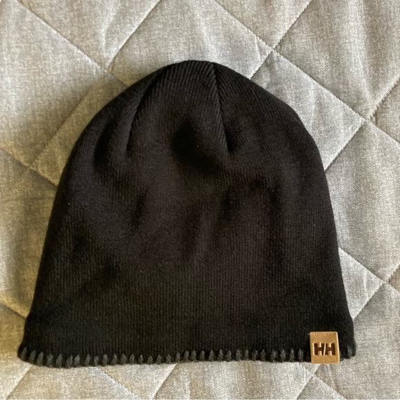 Black Helly Hansen Mountain Fleece Lined Unisex Beanie Winter Hat Toque - Picture 1 of 8